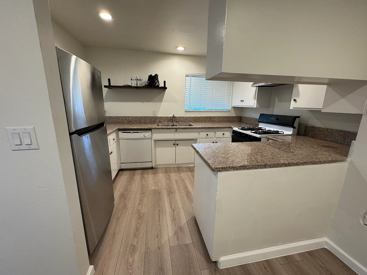 2 bed, 960 sqft, $2,600 — Photo 4
