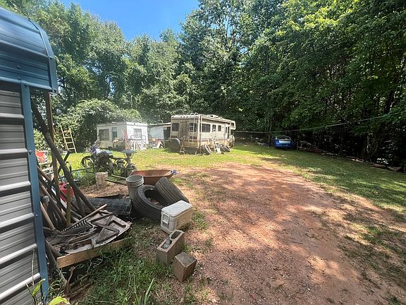 3rd image of 35 Yellowbird Ln