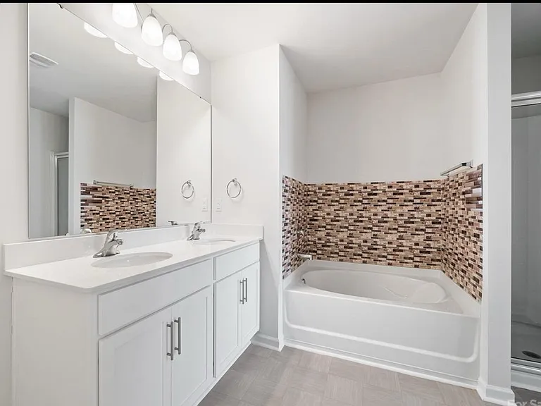 2132 Highland Knoll Dr — Photo 40