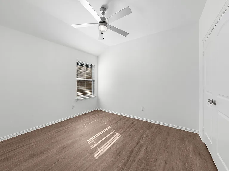 216 Fairmeade Dr — Photo 30