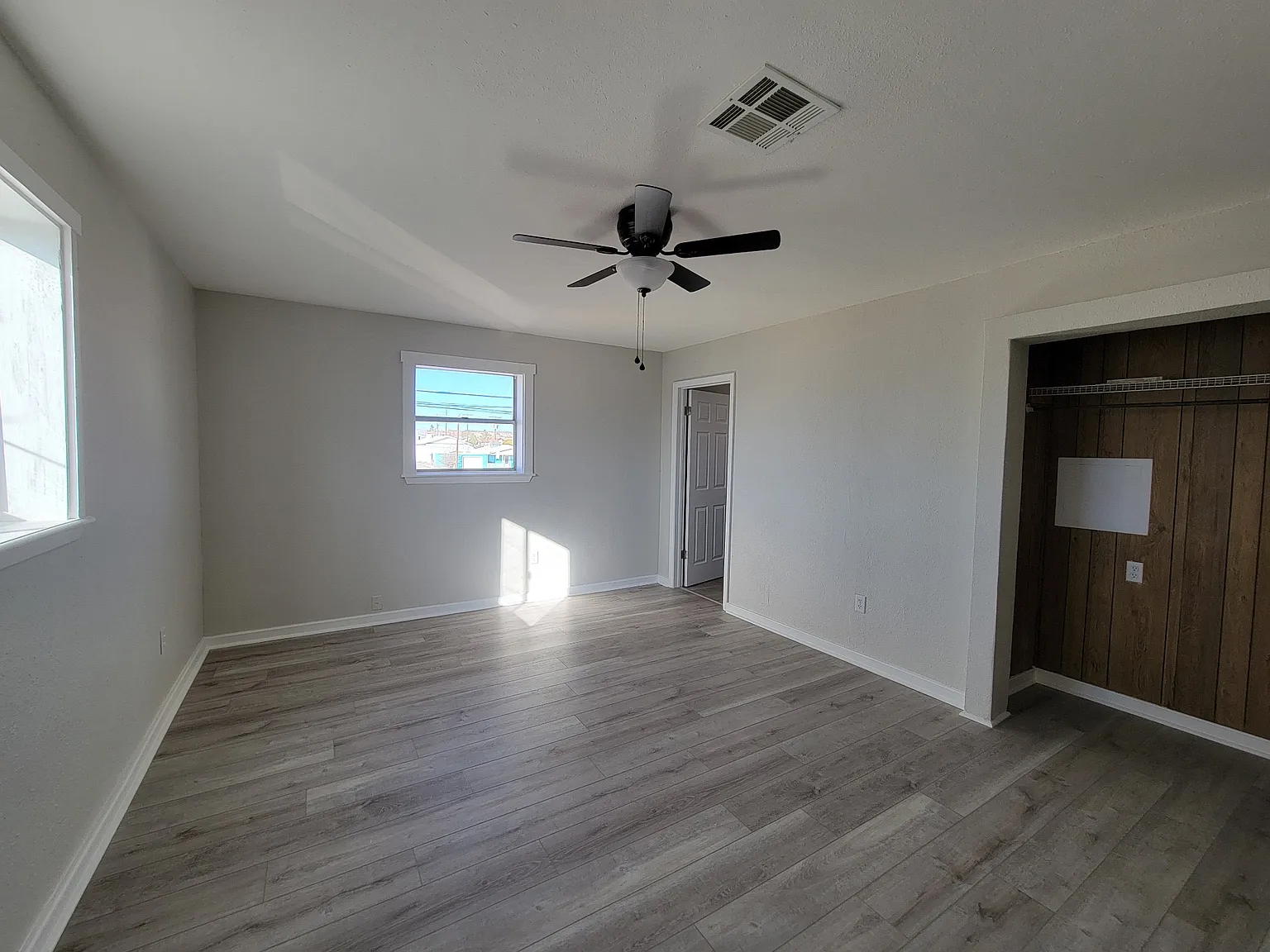 2 bed, 1000 sqft, $1,200 — Photo 4