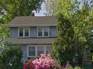 306 Beechwood Pl, Leonia, NJ 07605