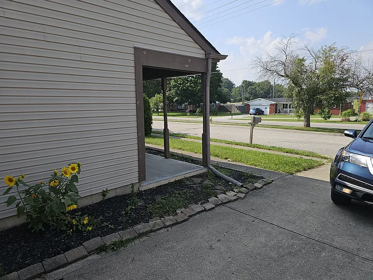9817 Traditions Ln — Photo 2