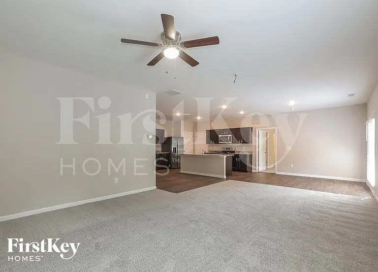 1193 Hudson Ct — Photo 4