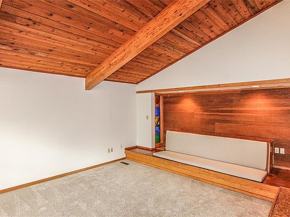 4th image of 2100 Whiteoak Cir