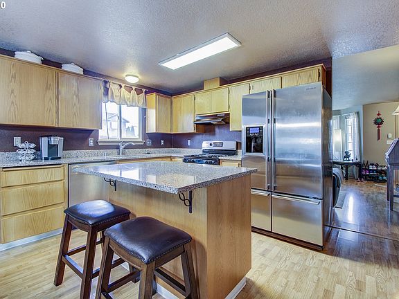 4th image of 15807 NE 91st St