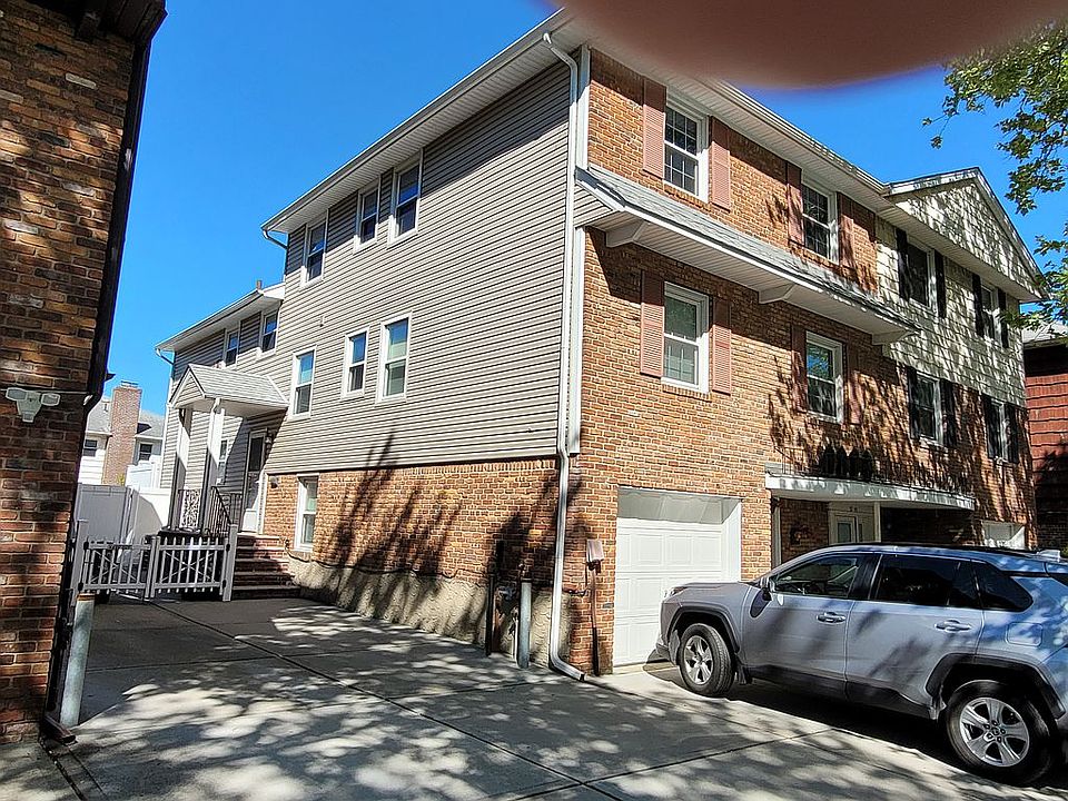 2nd image of 5746 225th St