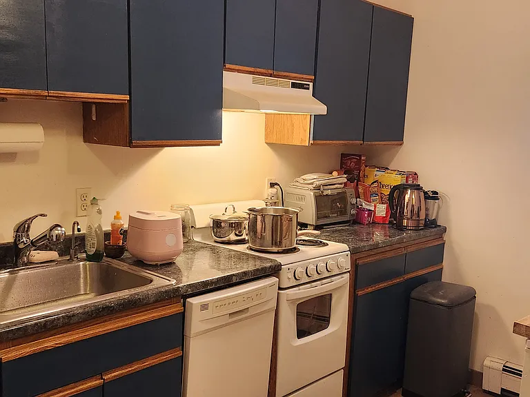 96 Linden St — Photo 14