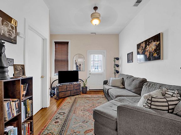 5th image of 2545 W North Ave APT 2F