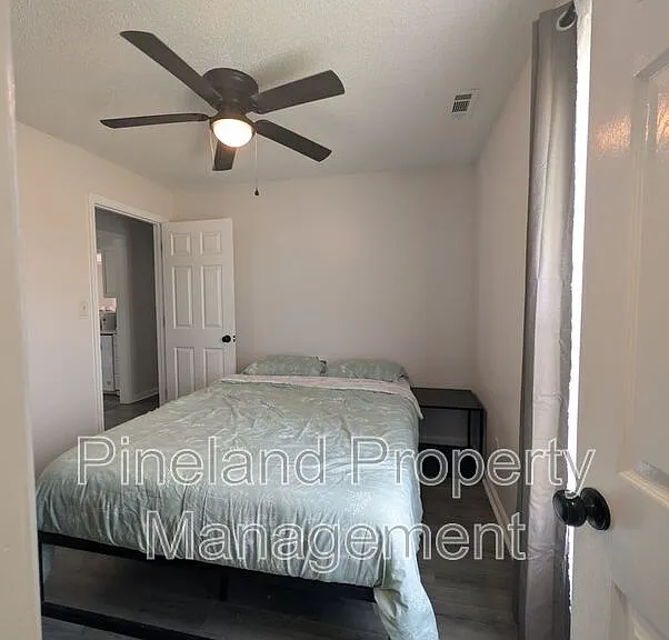 501 Camden Rd — Photo 15
