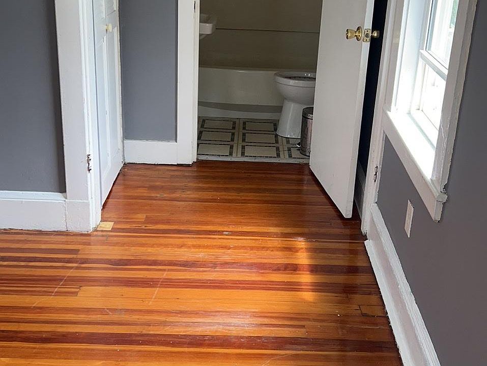1st image of 216 Everett St #1