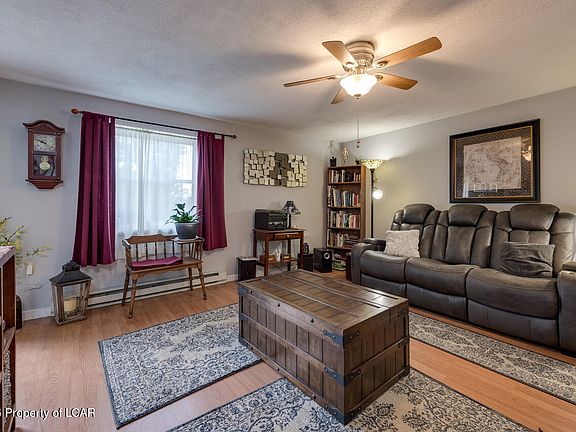 4th image of 613 Hickory St