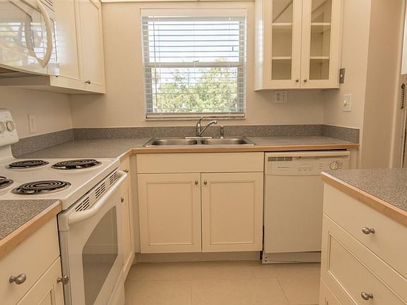 4th image of 1100 Ponce De Leon Cir