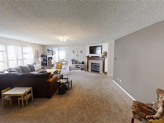 4th image of 941 Runnymede Dr