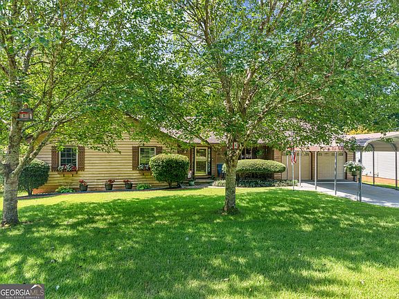 2nd image of 133 Belair Trl