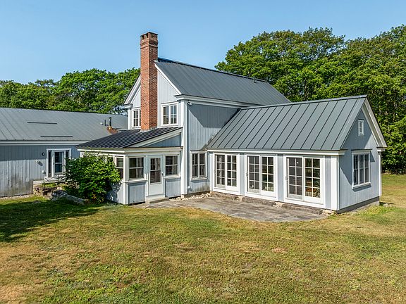 3rd image of 237 Middle Road