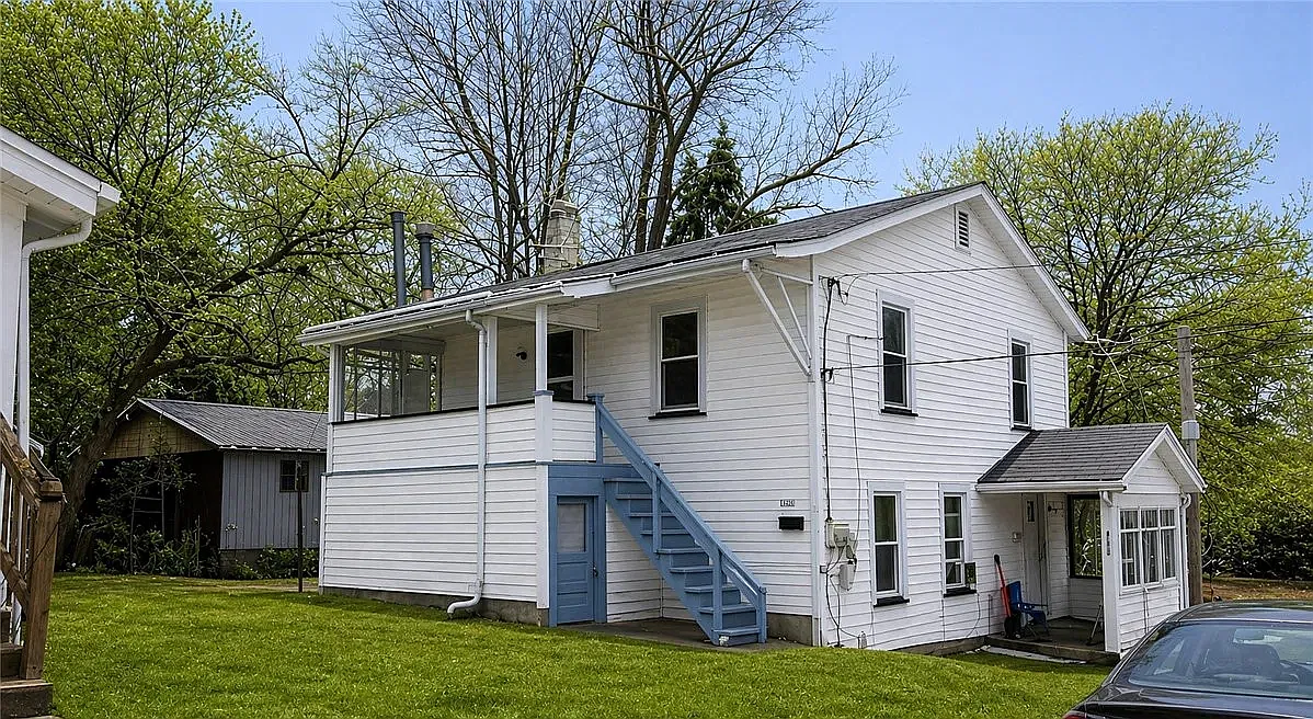 2 bed, 700 sqft, $950 — Photo 1