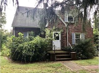 501 Shoemaker Ln, Agawam, MA 01001
