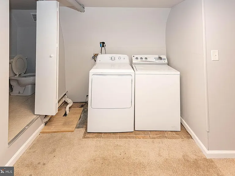 527 S Lehigh St — Photo 35