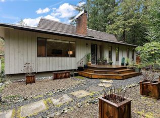 1166 Cloake Hill Rd, North Saanich, BC V8L 5K2