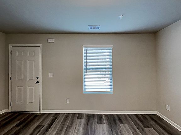 4th image of 1058 Wedgewood Ct