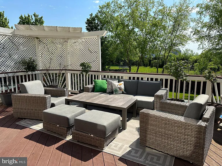 21922 Hyde Park Dr — Photo 41