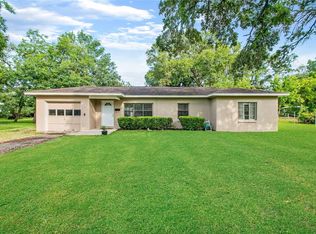 841 Live Oak St, Clute, TX 77531
