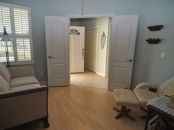 5th image of 1020 Venetian Dr Unit 101