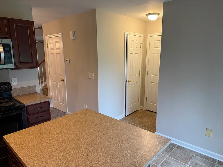 10143 Ballyclare Ct — Photo 6