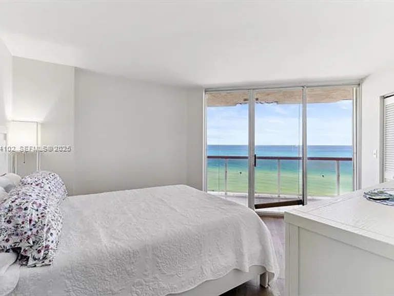 6767 Collins Ave #909 — Photo 10