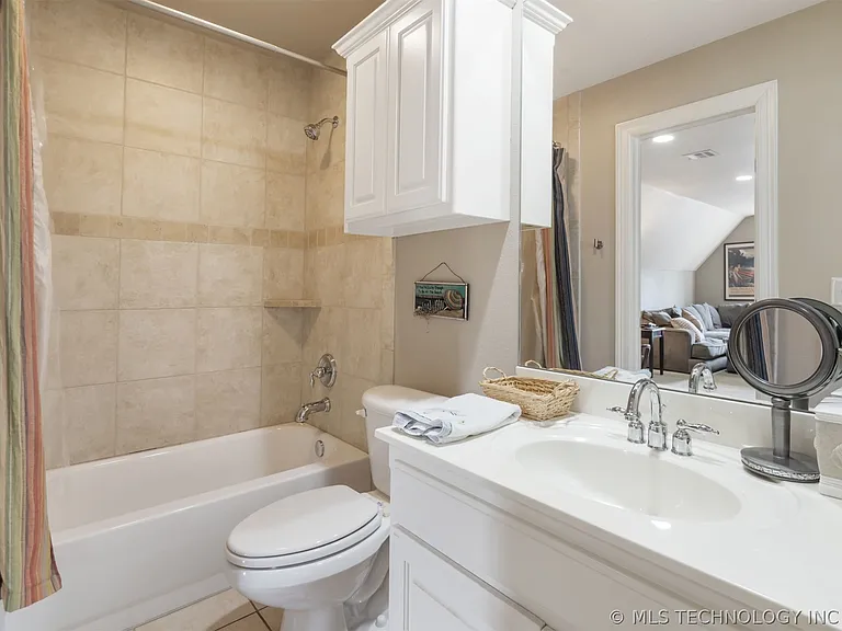 2317 E 138th St S — Photo 21