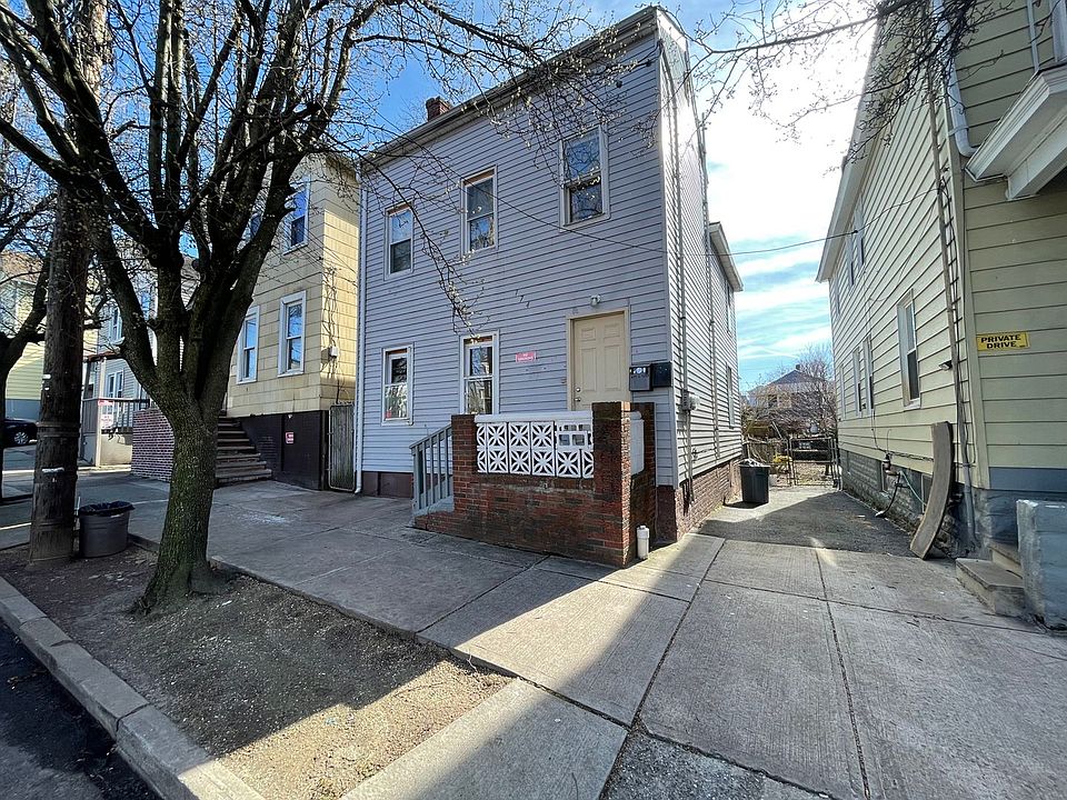 1st image of 174 Townsend St Floor 2