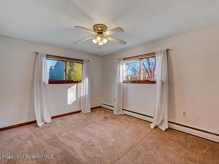 1020 W Market St — Photo 13