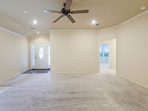 4th image of 4402 108th St Unit 5