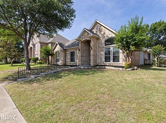 3rd image of 4015R Randall Ln
