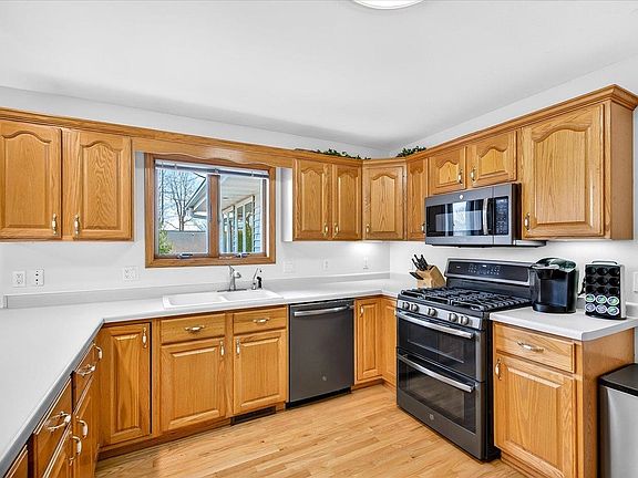 5th image of 1010 Ganser Dr