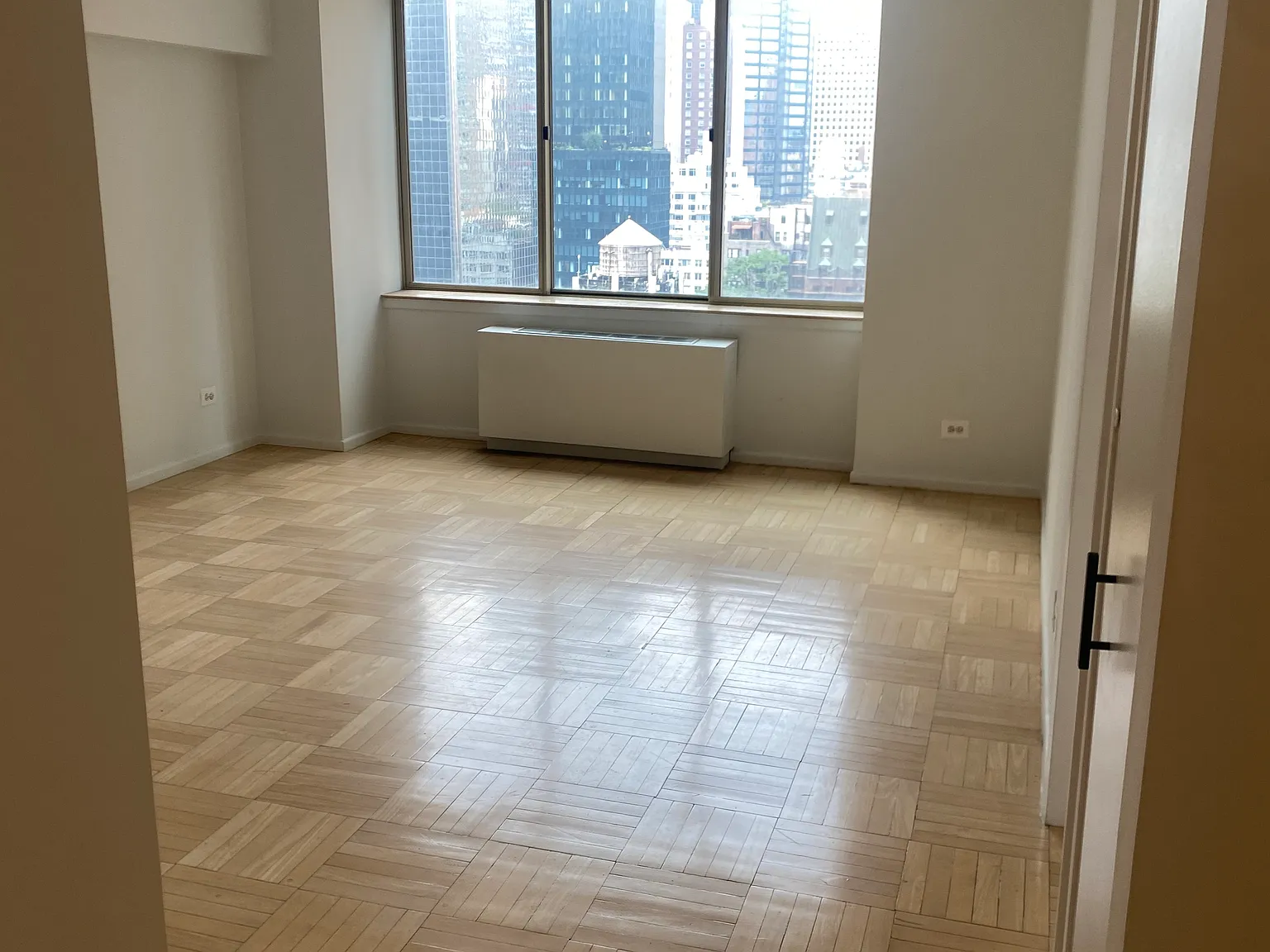 236 East 47th Street — Photo 1