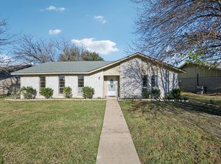 1021 Pleasant Valley Rd, Garland, TX 75040