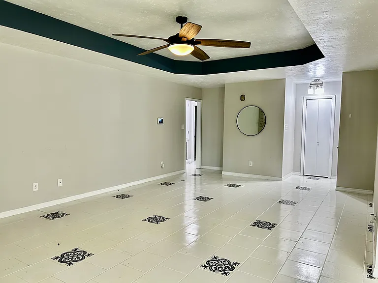 1804 Byron Dr — Photo 6