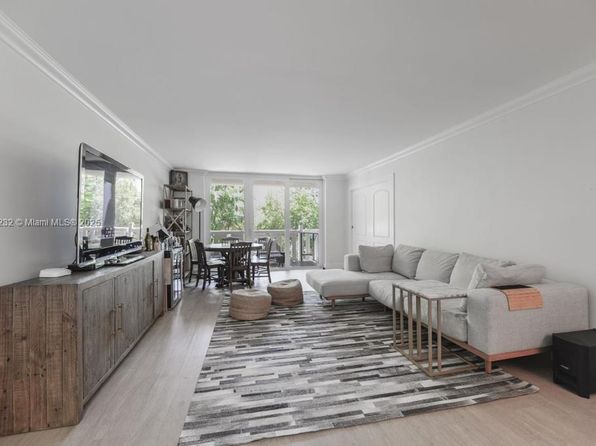 1121 Crandon Blvd APT D206