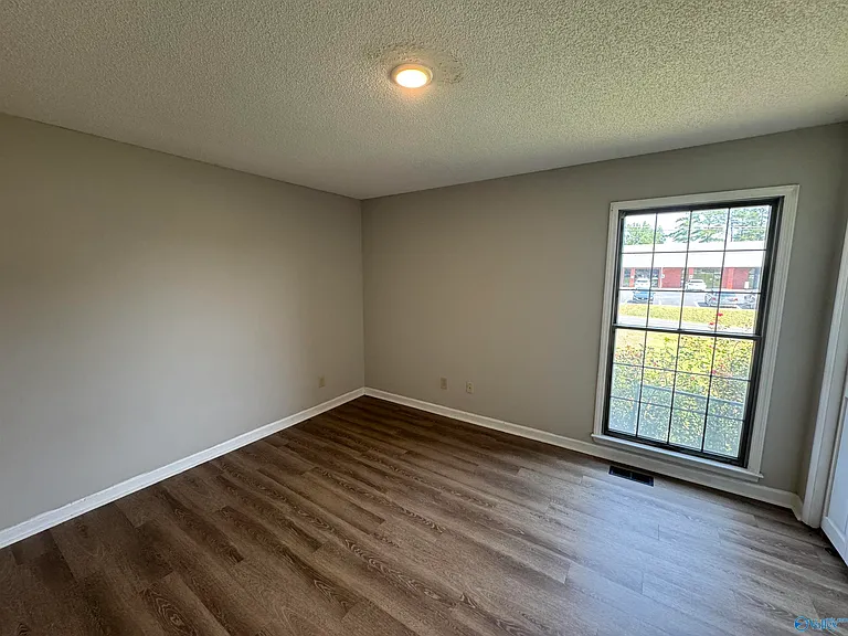 120 Roy Dr — Photo 26