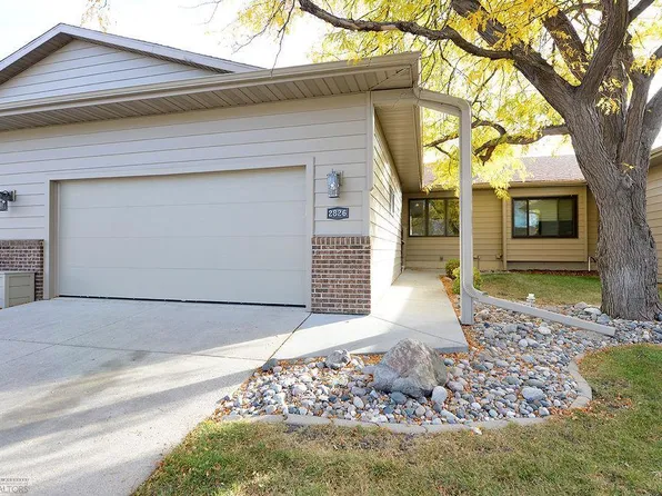 2826 27th St S, Fargo, ND 58103