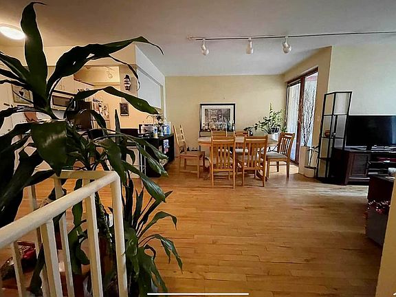 2nd image of 190 E 7th St APT 109