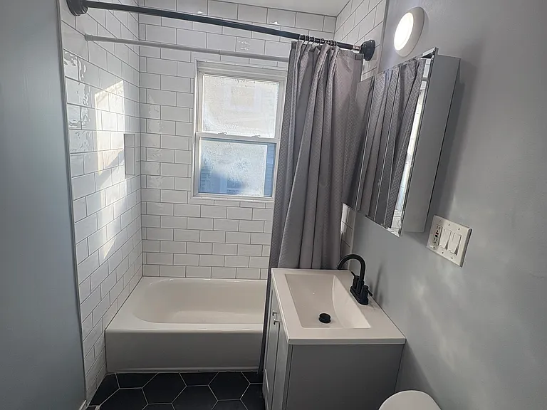 29 Charles St #2 — Photo 6