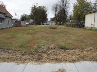 310 W 4th St, Brookport, IL 62910