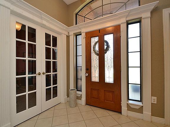 3rd image of 112 Wisteria St