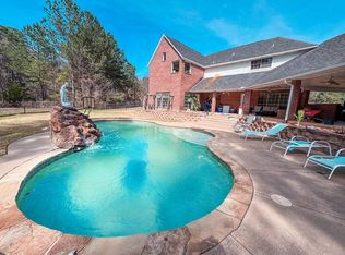 100 Saint Andrews Dr, Palestine, TX 75803