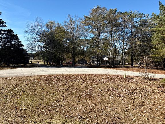 5th image of 165 Graystone Dr