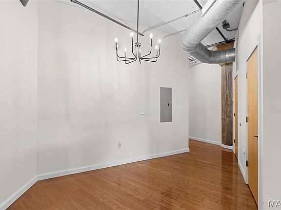 3rd image of 1619 Washington Ave #704
