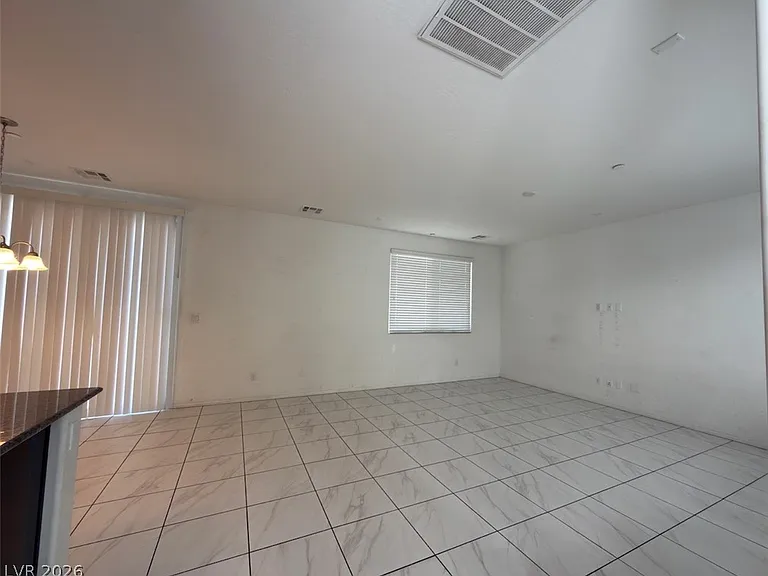 1074 Valley Light Ave — Photo 4